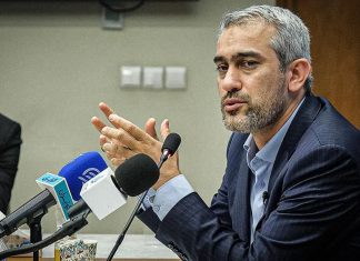 Irán: Estados Unidos no podrá con su guerra económica Ministro de Finanzas de Irán, Seyed Ali Madanizade, durante una conferencia ante medios de comunicación.