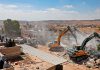 Israel amenaza a Reino Unido por posibles sanciones a asentamientos ilegales Excavadoras israelíes demuelen una vivienda palestina en Cisjordania