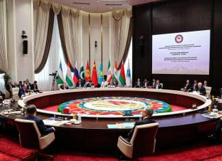¿Qué es la Organización de Cooperación de Shanghái? Líderes de la OCS reunidos en Kirguistán durante el 25.º aniversario de la organización.