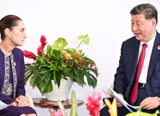 China respalda a México ante la injerencia extrajera Autoridades de México y China durante un encuentro oficial.