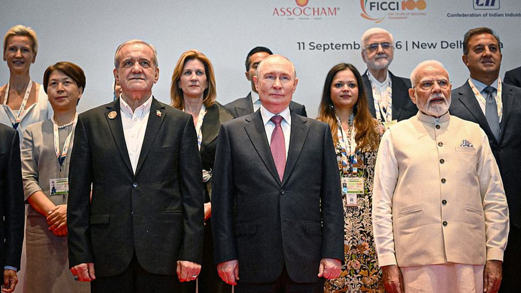 Autoridades de varios países BRICS durante un foro empresarial en Nueva Delhi.