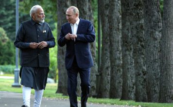 Vladímir Putin y Narendra Modi fortalecerán la cooperación entre Rusia e India Vladímir Putin y Narendra Modi conversan durante un encuentro entre Rusia e India.