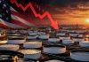Reserva petrolera de Estados Unidos en su nivel más bajo Instalación de almacenamiento de petróleo en Estados Unidos con gráfico de caída de reservas.