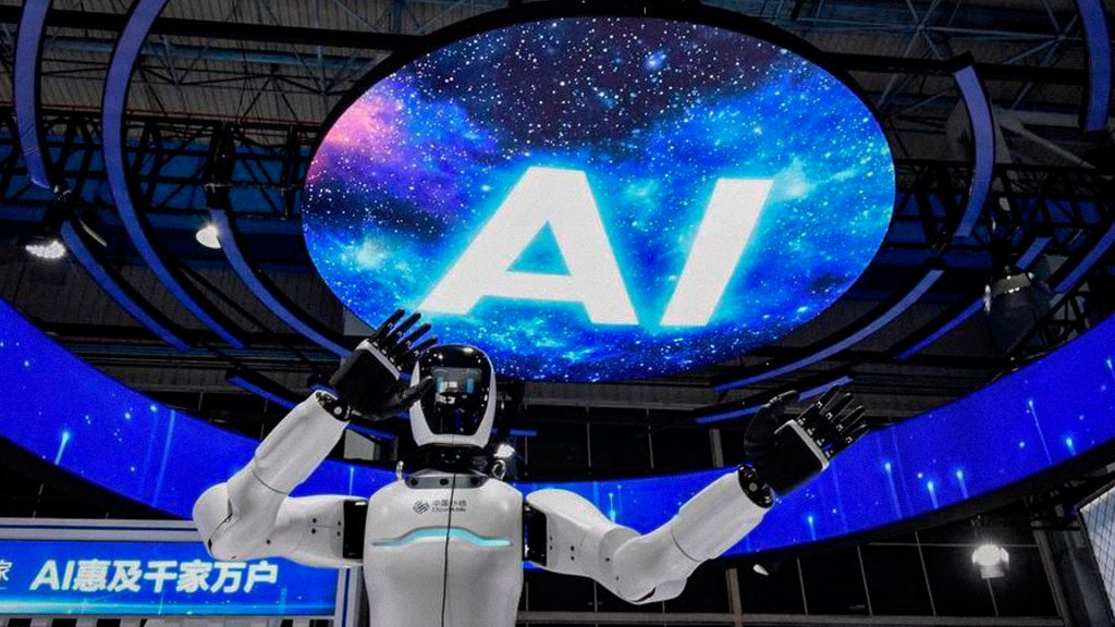 Robot humanoide con inteligencia artificial durante una exposición tecnológica en China