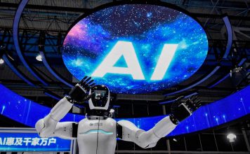 China lleva la inteligencia artificial a la economía real Robot humanoide con inteligencia artificial durante una exposición tecnológica en China