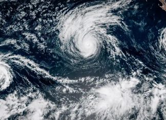 El Niño generó rara sucesión de 3 huracanes en el Pacífico Imagen satelital de tres huracanes formados simultáneamente en el Pacífico.