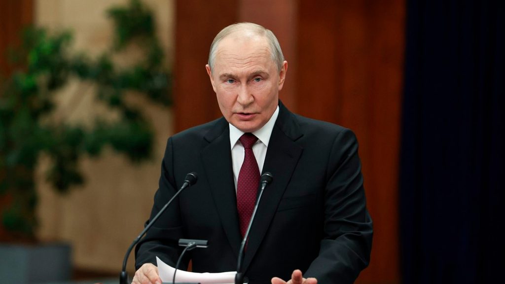 Vladímir Putin durante una conferencia oficial en Biskek