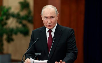Putin marca límites a Ucrania: Paz sí, amenazas no Vladímir Putin durante una conferencia oficial en Biskek