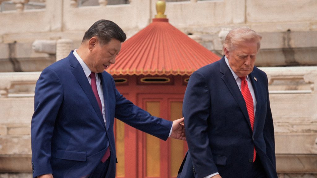 Presidentes de China y Estados Unidos durante una visita al Templo del Cielo en Pekín