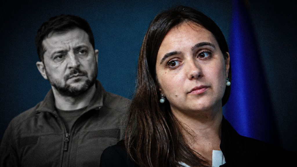 En primer plano Yulia Méndel, exsecretaria de prensa de Ucrania y Volodímir Zelenski al fondo
