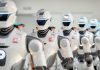 China acelera su carrera tecnológica y eleva la inversión en innovación Robots humanoides T800 de EngineAI son exhibidos tras salir de la línea de producción en una planta de fabricación, en Zhengzhou, provincia china de Henan