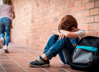 Horror en escuelas británicas deja más de 8.500 delitos sexuales contra niños Imagen representativa de un estudiante en una escuela de Reino Unido
