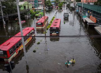 Inundaciones dejan 31 muertos y más de 4 millones de afectados en Tailandia Inundaciones en Bangkok: Las fuertes lluvias anegaron varias calles de la capital tailandesa