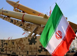 Irán advierte que una nueva agresión podría extender el conflicto en Asia Occidental Misil balístico iraní exhibido durante un acto conmemorativo por el 47.º aniversario de la Revolución Islámica de Irán.