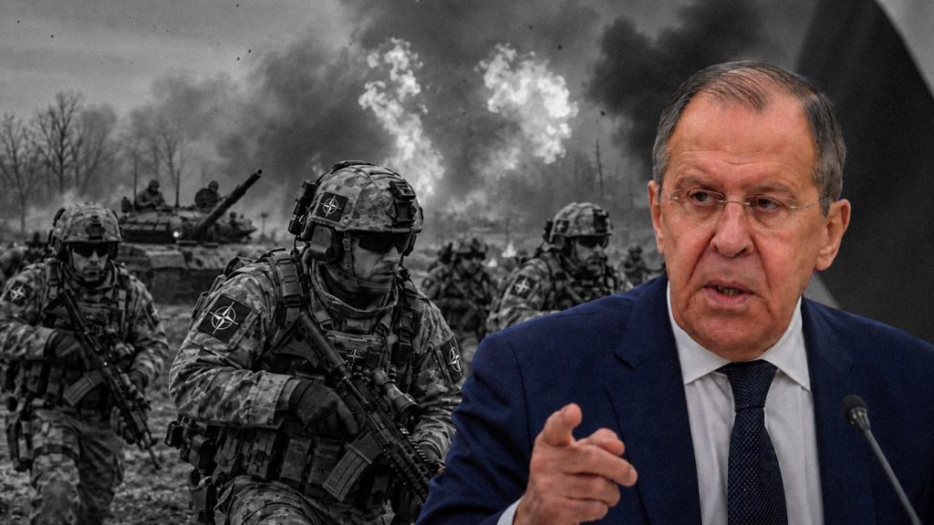 El ministro de Asuntos Exteriores de Rusia, Serguéi Lavrov en primer plano y soldados de la OTAN de fondo