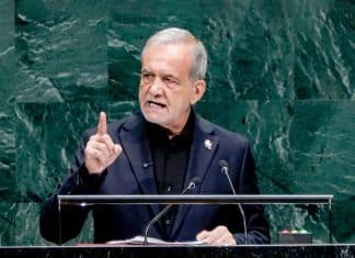 Teherán refuta a Washington sobre salida de su delegación de Nueva York Presidente de Irán, Masud Pezeshkian, durante su intervención en la 81.ª sesión anual de la Asamblea General de las Naciones Unidas.