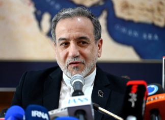 Irán destaca alianza sin precedentes con Rusia Abbas Araghchi, ministro de Exteriores de Irán, durante una comparecencia ante los medios de comunicación.