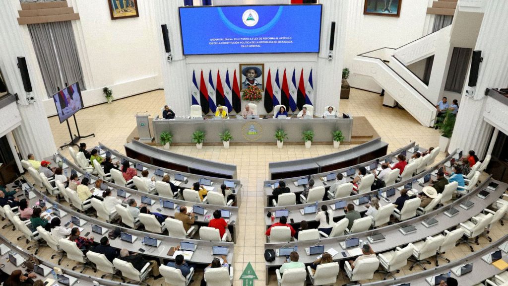 Diputados reunidos en la Asamblea Nacional de Nicaragua durante el debate de la reforma sobre Designados Presidenciales.