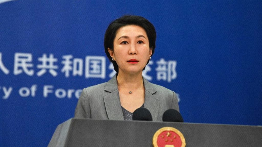 Portavoz de la Cancillería china durante una conferencia de prensa sobre las relaciones entre China, Estados Unidos y Taiwán.