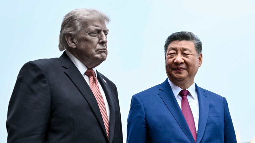 Xi Jinping y Donald Trump durante su visita al Templo del Cielo en Beijing.