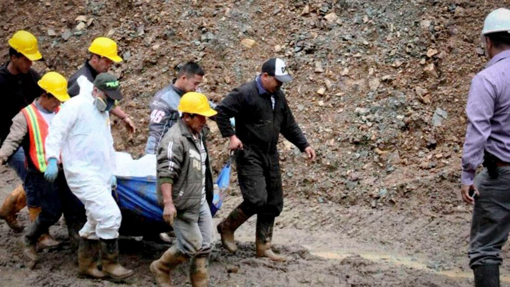 Labores de búsqueda en la zona afectada de El Chambero, Colombia