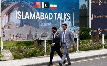 Irán descarta negociar con Estados Unidos bajo amenazas Representantes de Irán, Estados Unidos y Pakistán durante las conversaciones de Islamabad.