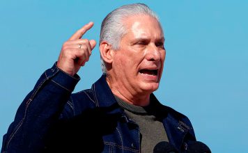 Cuba acusa a EEUU de obstaculizar su seguridad alimentaria Miguel Díaz-Canel señala con el dedo durante una intervención pública sobre el bloqueo de Estados Unidos contra Cuba.