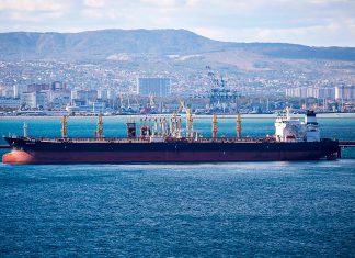 Diésel ruso comienza a llegar al mercado mundial Buque petrolero ruso en el puerto de Novorosíisk, en el mar Negro, en contexto de las exportaciones de diésel.