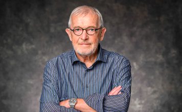 Francis Halzen gana el Nobel de Física por abrir una ventana al universo desde la Antártida Francis Halzen, investigador principal de IceCube y ganador del Premio Nobel de Física 2026.