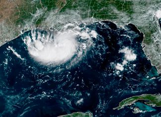 Huracán Isaias amenaza el Golfo de EEUU como el primero de la temporada 2026 Imagen satelital del huracán Isaias sobre el Golfo de México.