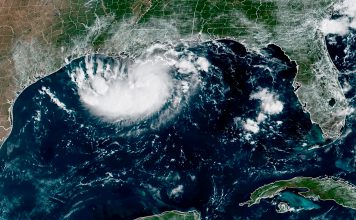 Huracán Isaias amenaza el Golfo de EEUU como el primero de la temporada 2026 Imagen satelital del huracán Isaias sobre el Golfo de México.