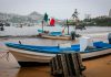 Huracán Trudy alcanza categoría 3 frente al Pacífico mexicano Embarcaciones en la costa de Acapulco ante los efectos del huracán Trudy en el Pacífico mexicano.