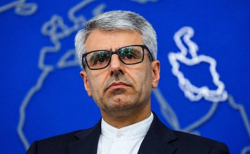 Irán exige levantar el bloqueo contra Yemen Portavoz de Exteriores de Irán durante una rueda de prensa sobre la posición iraní ante el conflicto en Yemen.
