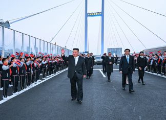 Kim Jong-Un visita China y fortalece cooperación entre ambos países Kim Jong-Un, el nuevo puente sobre el río Yalu