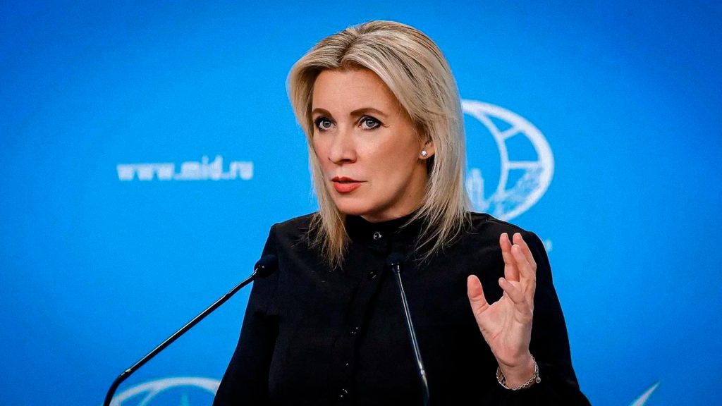 María Zajárova, portavoz de Exteriores de Rusia, durante una intervención sobre las tensiones con la OTAN.