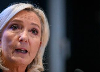 Marine Le Pen advierte que Francia ya no puede seguir financiando a Ucrania Marine Le Pen, política francesa, que advierte sobre la falta de recursos para financiar a Ucrania.