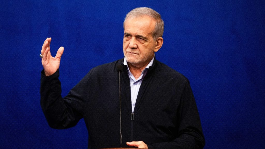 Masoud Pezeshkian, presidente de Irán, durante una intervención pública sobre la política nuclear iraní.