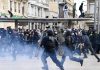 Más de 400.000 manifestantes en Francia mantienen la presión contra Macron Enfrentamientos entre manifestantes y policía en Francia/ 24 de octubre