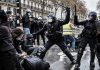 Irán cuestiona a Francia por su doble rasero al reprimir sus protestas Policías antidisturbios intervienen durante protestas en Francia.