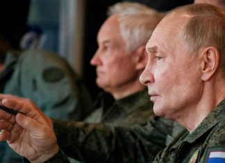 Rusia consolida avances militares en más de 300 localidades de Ucrania Vladímir Putin durante una visita a una base militar rusa en el contexto de las operaciones en Ucrania.