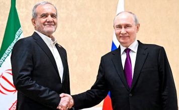 Rusia reafirma su respaldo a Irán y ofrece apoyo para resolver el conflicto en Medio Oriente Vladímir Putin y Masoud Pezeshkian durante una reunión diplomática entre Rusia e Irán.