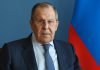 Serguéi Lavrov critica a los líderes europeos por Nord Stream y los llama idiotas Serguéi Lavrov, canciller de Rusia, durante una sesión oficial con la bandera rusa al fondo.
