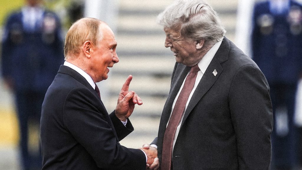 Donald Trump y Vladímir Putin se saludan durante una reunión diplomática en Anchorage, Alaska.