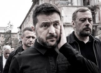 ¿Ucrania sin salida? EEUU amenaza con retirar inteligencia militar a Kiev Volodímir Zelenski durante una visita a una zona afectada por la guerra en Ucrania.