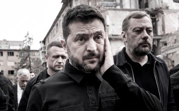 ¿Ucrania sin salida? EEUU amenaza con retirar inteligencia militar a Kiev Volodímir Zelenski durante una visita a una zona afectada por la guerra en Ucrania.